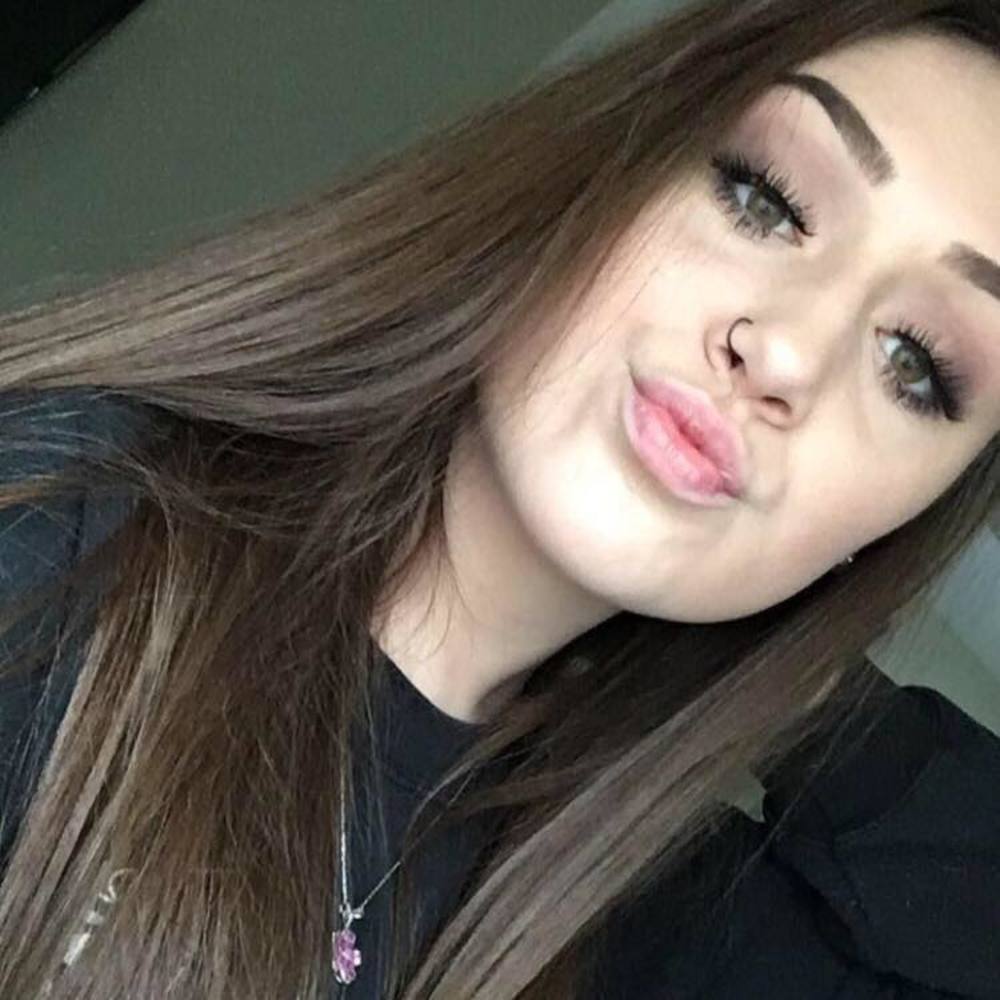 Meet your Posher, Alexandra